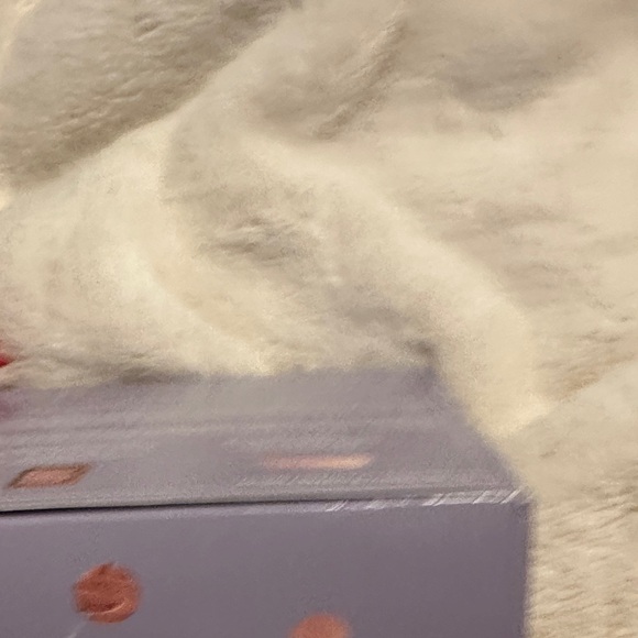 R.E.M. Beauty Yours Truly Makeup set Trio New in box - Picture 11 of 12